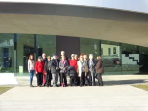 Članovi Vijeća ispred Kulturnog centra europskih svemirskih tehnologija u Vitanju kod Celja. Foto: nn